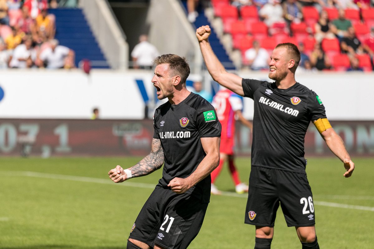 📢 MAÇ GÜNÜ!
⚽️ Darmstadt - Dynamo Dresden
⏰ TSİ 14.30
🏆 2. Bundesliga 7. Hafta
🏟 Merck-Stadion
📺 beIN SPORTS 4 / Tivibuspor 2
💛 #sgd1953 🖤