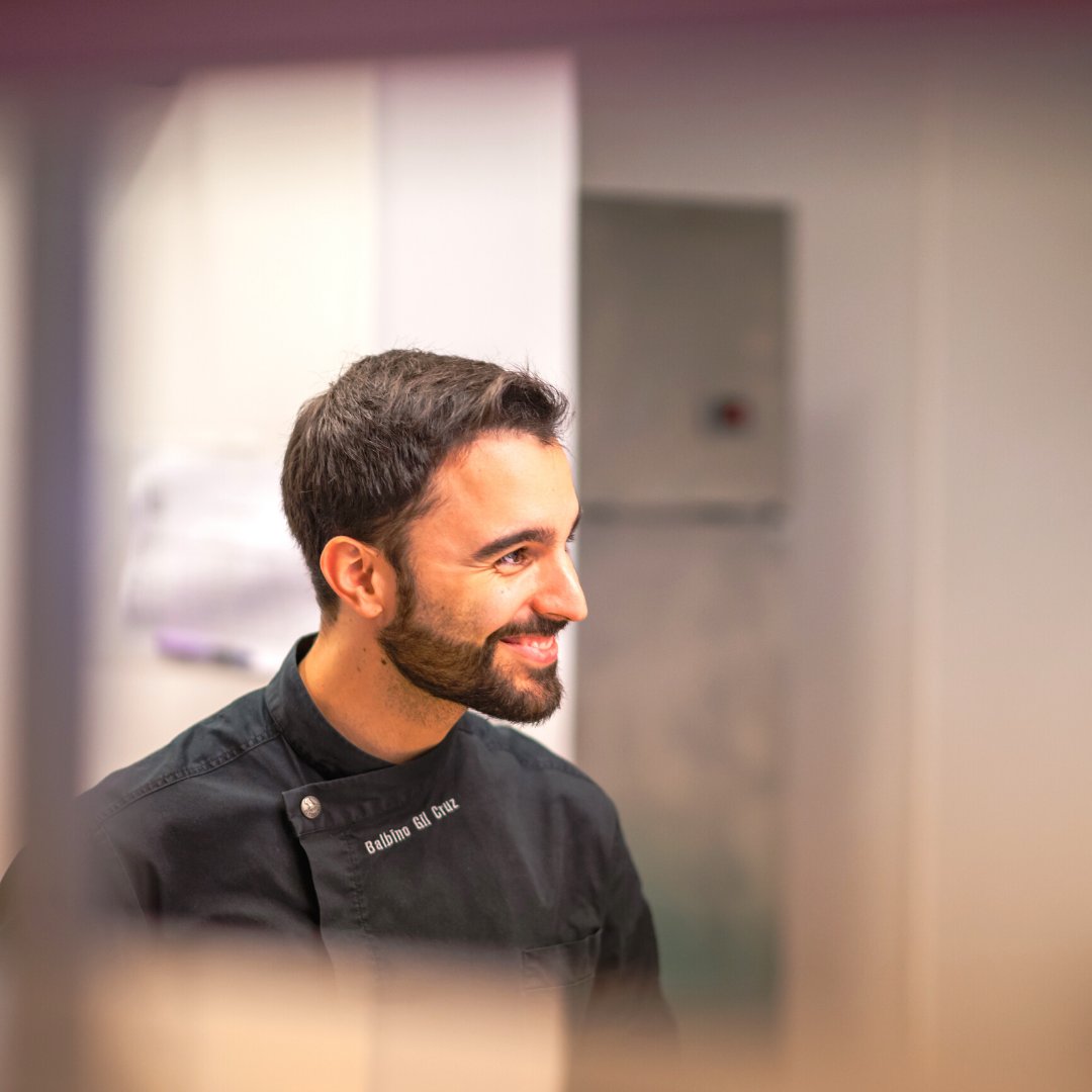 Service with a smile - the 63 Degrees way! ❤️😁

At 63 Degrees, we're are dedicated to making you feel welcome and to filling your stomachs with amazing French food 🙌