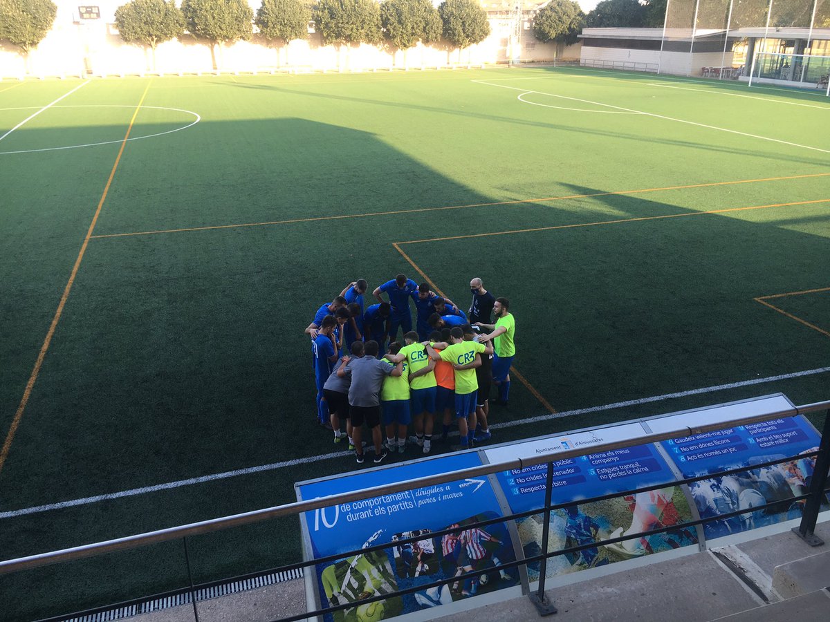 VICSANROD's tweet photo. Gran partido y buen debut ayer del #almussafes de @TrujilloOlmeda … partido disputado ante un gran rival.. #unidosseremosmasfuertes #laconfiazaeselsecretodelexito.. https://t.co/C6aXn4JIWk