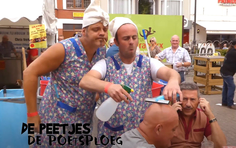 bra3kuurne's tweet photo. EZELFEESTEN KUURNE
Zaterdag 2 oktober
In de centrumstraten van Kuurne
DE POETSPLOEG
Gewapend met een wel heel klassieke overschort en een hoop poetsgerei
FOU d'AMOUR
absurd, sprankelend, filmisch, humoristisch!
'FLEUR!' is een verrassende act met een XXL driewieler https://t.co/fTuLgVkLDH