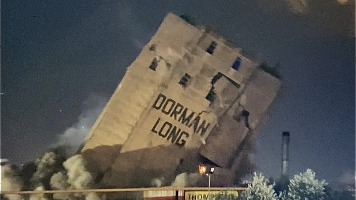 The moment the iconic lettering on the Dorman Long Tower broke apart, as the concrete structure - which to many was a monument to Teesside’s steel making heritage - came crashing down in the early hours of this morning during a controlled demolition. @itvtynetees #DormanLongTower