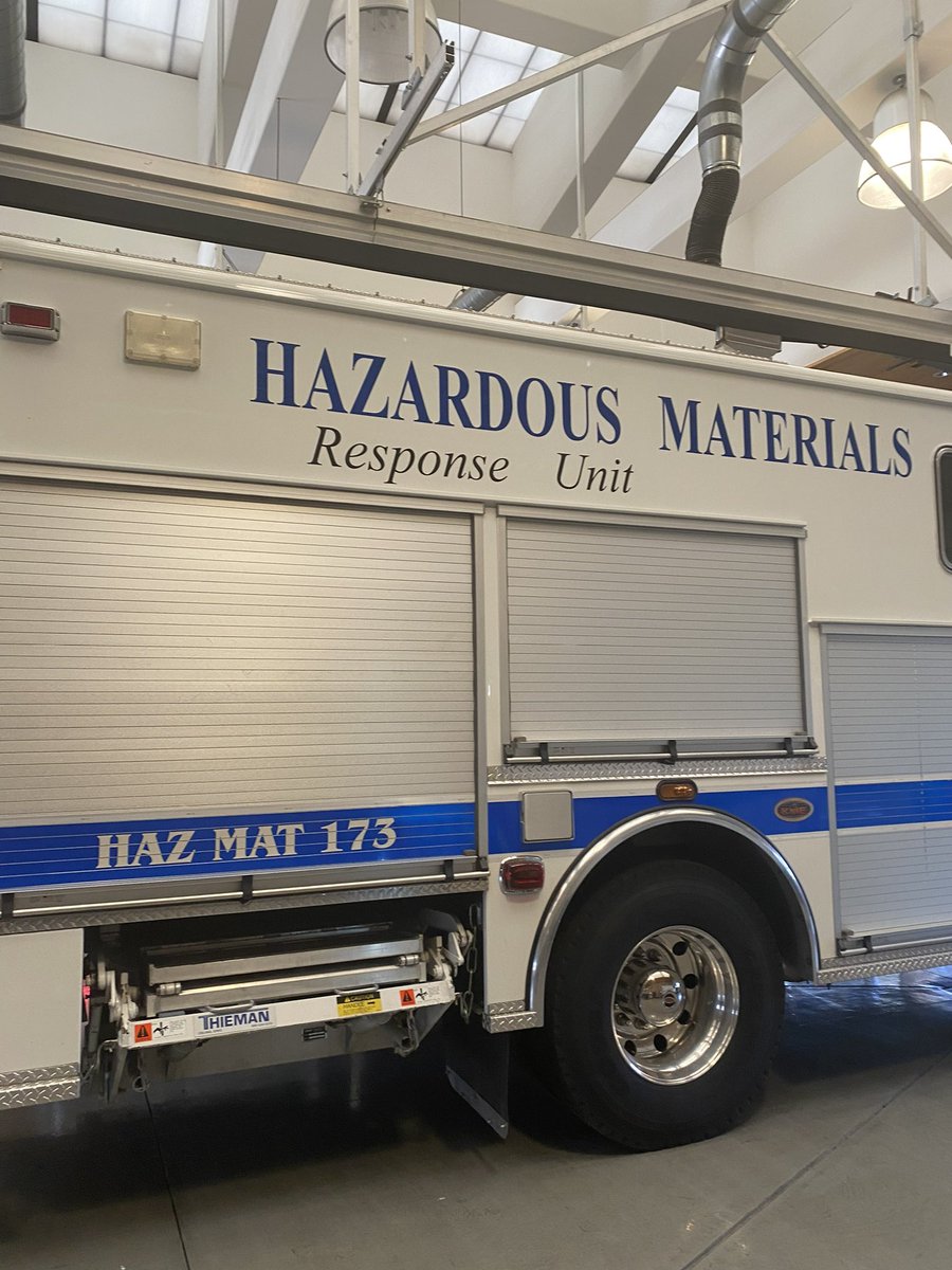 Last Friday, we made cookies and cards for our first responders in our city as a thank you for everything they do for us! 🚔🚒🚑