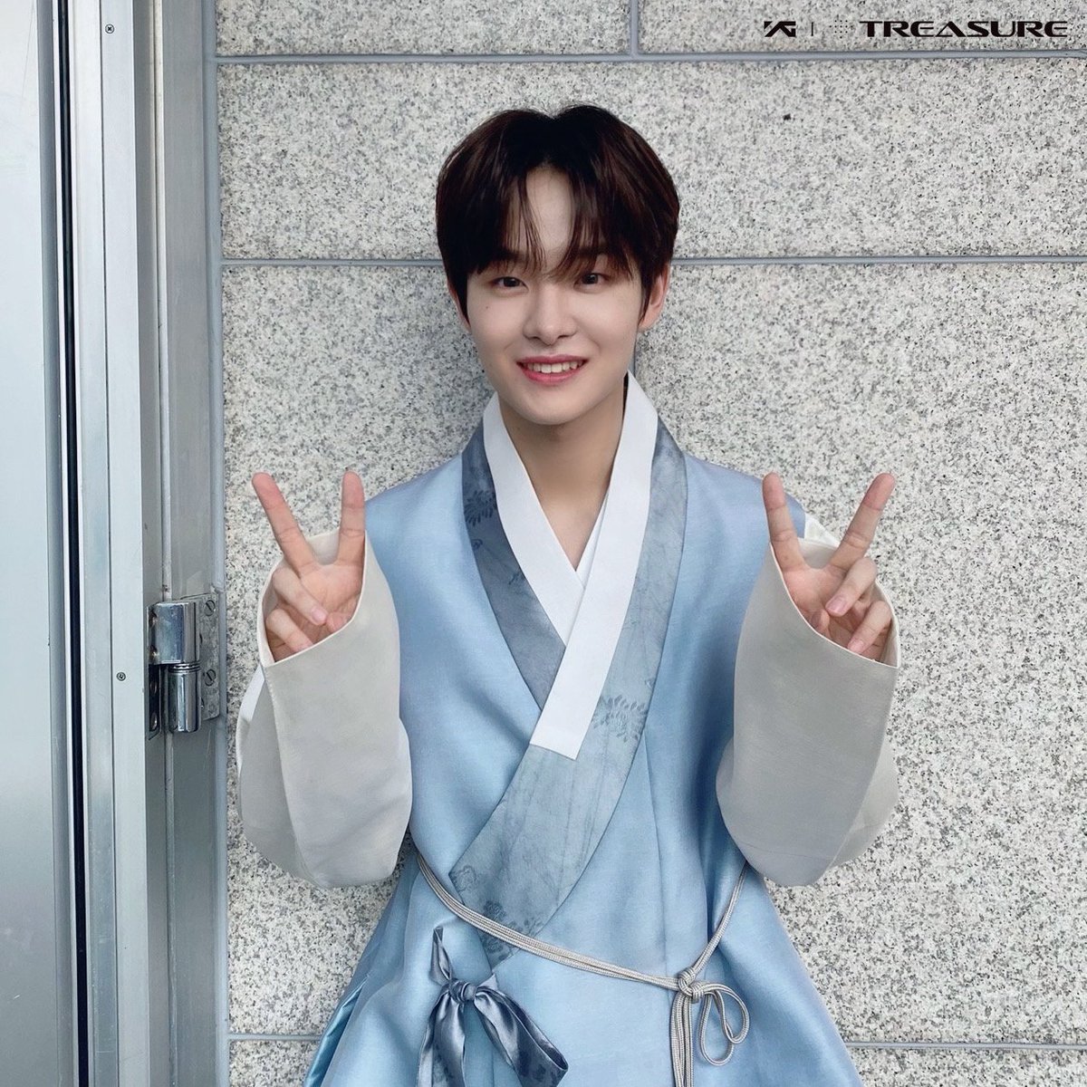 <a href="/ygtreasuremaker/">TREASURE MAKER</a> ‌‌
–UPDATE With JIHOON :

[#HI_TREASUREMAKER💎📸] 
Today with MC Hunnie, Thank you for being with us❣️ Have a fun and safe Chinese New Year everyone 🌕

#DIAMOND_GUARDS 
#JIHOON #지훈
#TREASURE #트레저
<a href="/treasuremembers/">TREASURE</a> 

💎دایـمنـد گـاردز💎
