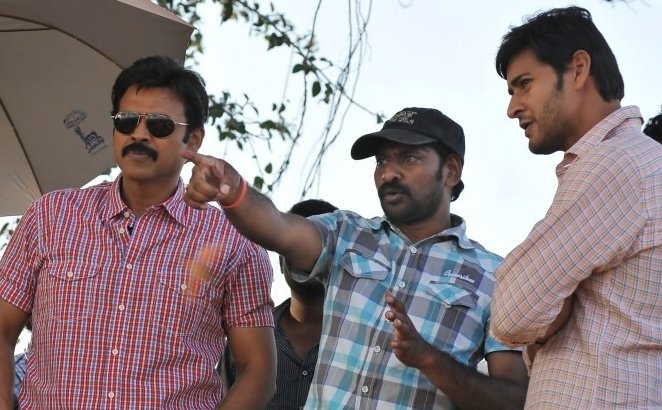 ChVJKumr's tweet image. వెంకటేష్ గారికి సీతమ్మ వాకిట్లో సిరిమల్లెచెట్టు &amp;amp; నారప్ప లాంటి అద్భుతమైన చిత్రాలని అందించిన దర్శకులు శ్రీకాంత్ అడ్డాల గారుకి జన్మదిన శుభాకాంక్షలు 🎉🎉🎊
Happy Birthday #SrikanthAddala Garu From Victory @VenkyMama fans.

#HBDSriKanthAddala