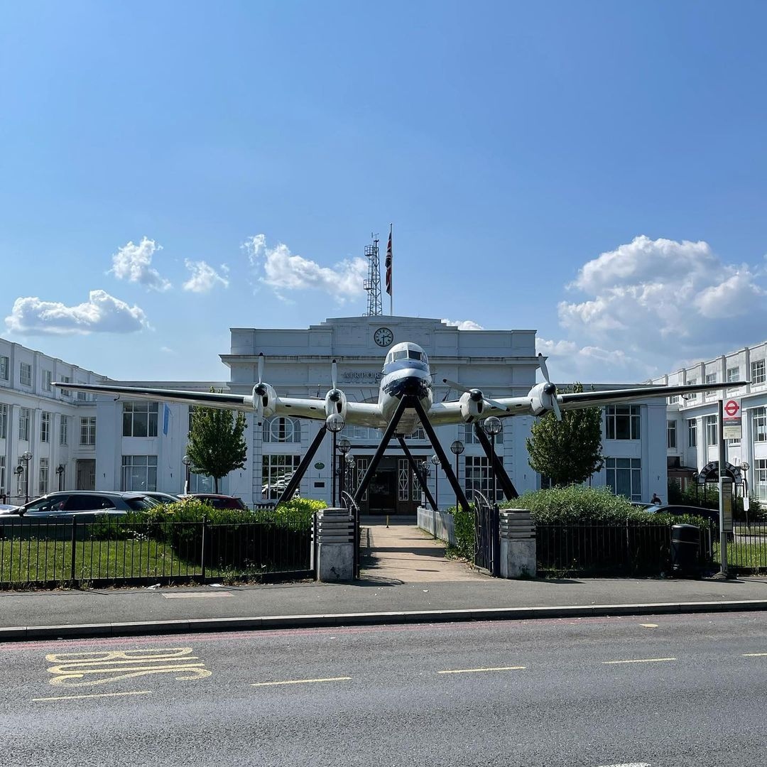 SouthLondonClub's tweet photo. Croydon Airport shot by @jgr_runs_selondon! โ๏ธ๐โ #Croyden
.โ
๐ท Featured @jgr_runs_selondonโ
๐ Follow @southlondonclubโ https://t.co/2HoNMJQREf
