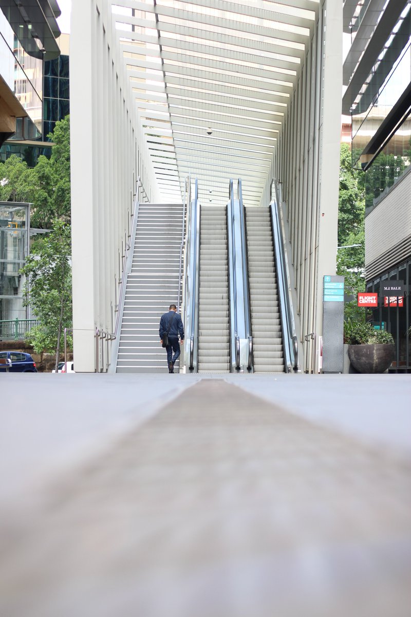 Lwhitephotos's tweet photo. Sydney Street photography https://t.co/qFH306blZI