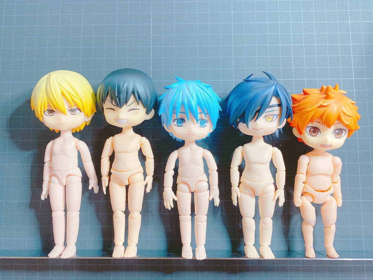 最近ボディが増えたので 背の高さを知りたくて 並べてみました。 右