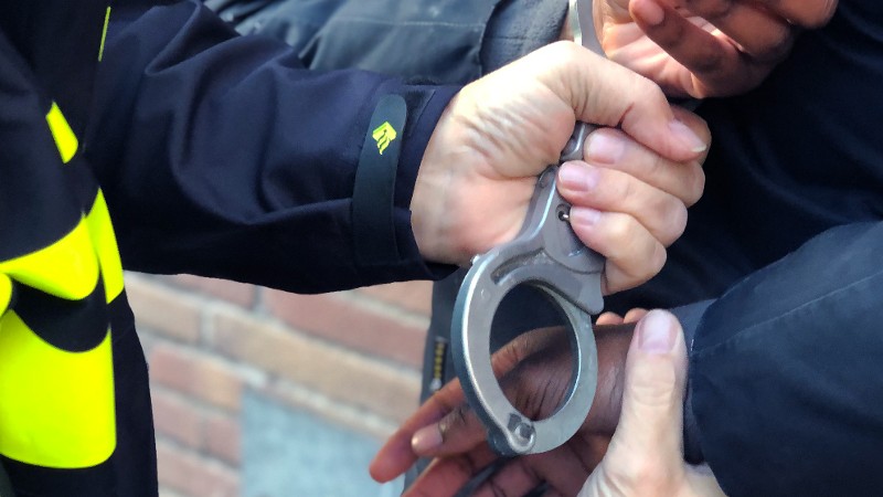 Man (18) aangehouden na poging straatroof