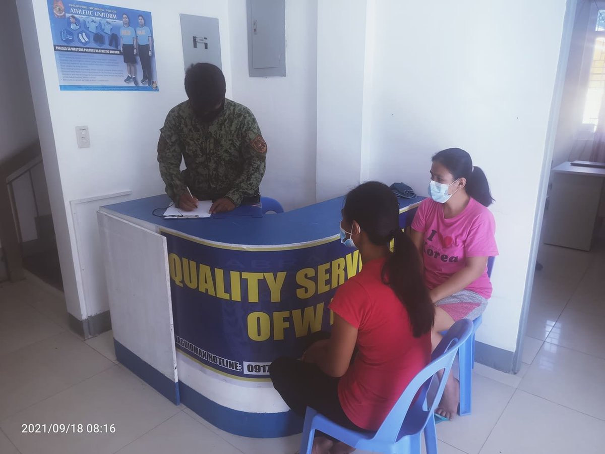 PNPDaguioman's tweet photo. Duty Desk Officer of the day Pat Joevall Ayangao, conducted Web Based Community Engagement Survey (WeBOCES) to the walk-in clients of this office.
This activity serves as a means of assessment to the police officers' performance and service to the community. https://t.co/Rq1AZDcNYT