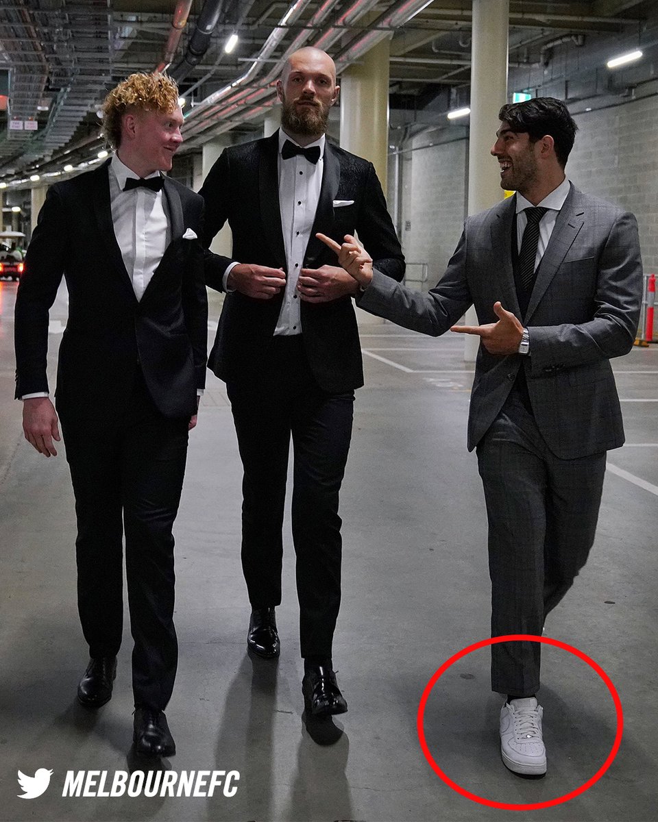 FOXFOOTY's tweet photo. Yay or nay to Petracca's classy Air Force Ones? 👍 👎

#Brownlow 

Follow all the build-up here 📝: https://t.co/faK9CUb6HY https://t.co/PzKOh8YzRy