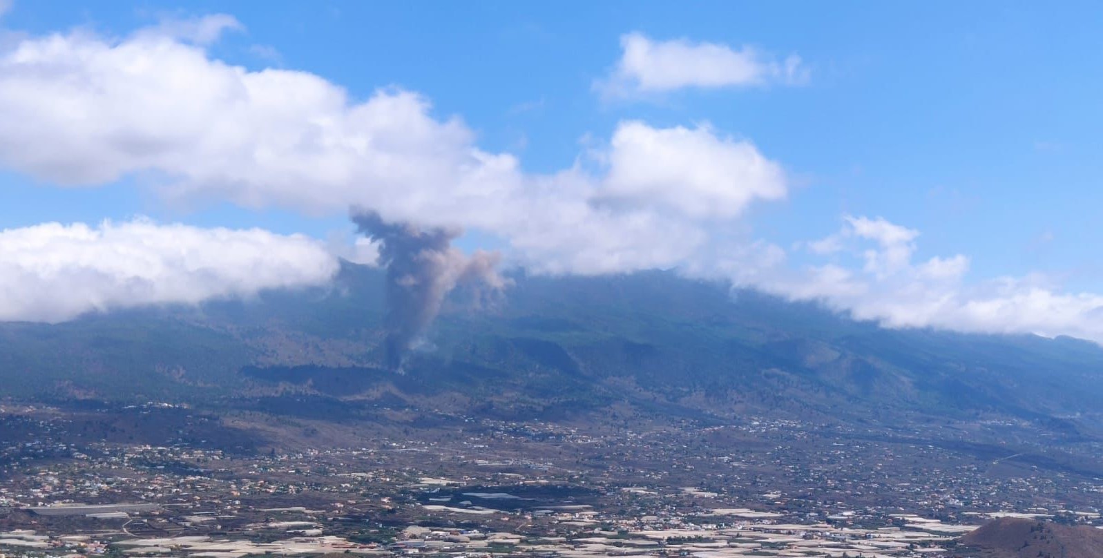 La Palma, com uma população de 85 mil habitantes, é uma das oito ilhas do arquipélago das Ilhas Canárias na costa oeste da África | Foto: Reprodução/Twitter