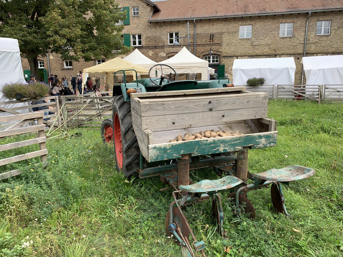MonicaEnqvist's tweet image. I have visited a Kartoffelfest 🥔 for the first time in my life. In Dahlem #Germany. And I saw this one, brings back a lot of lovely memories. You know the usage for it, I hope?! #potatis #kartoffel
