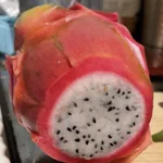 まるでマグロ!？ドラゴンフルーツの皮を茹でると驚きの美味しさに!