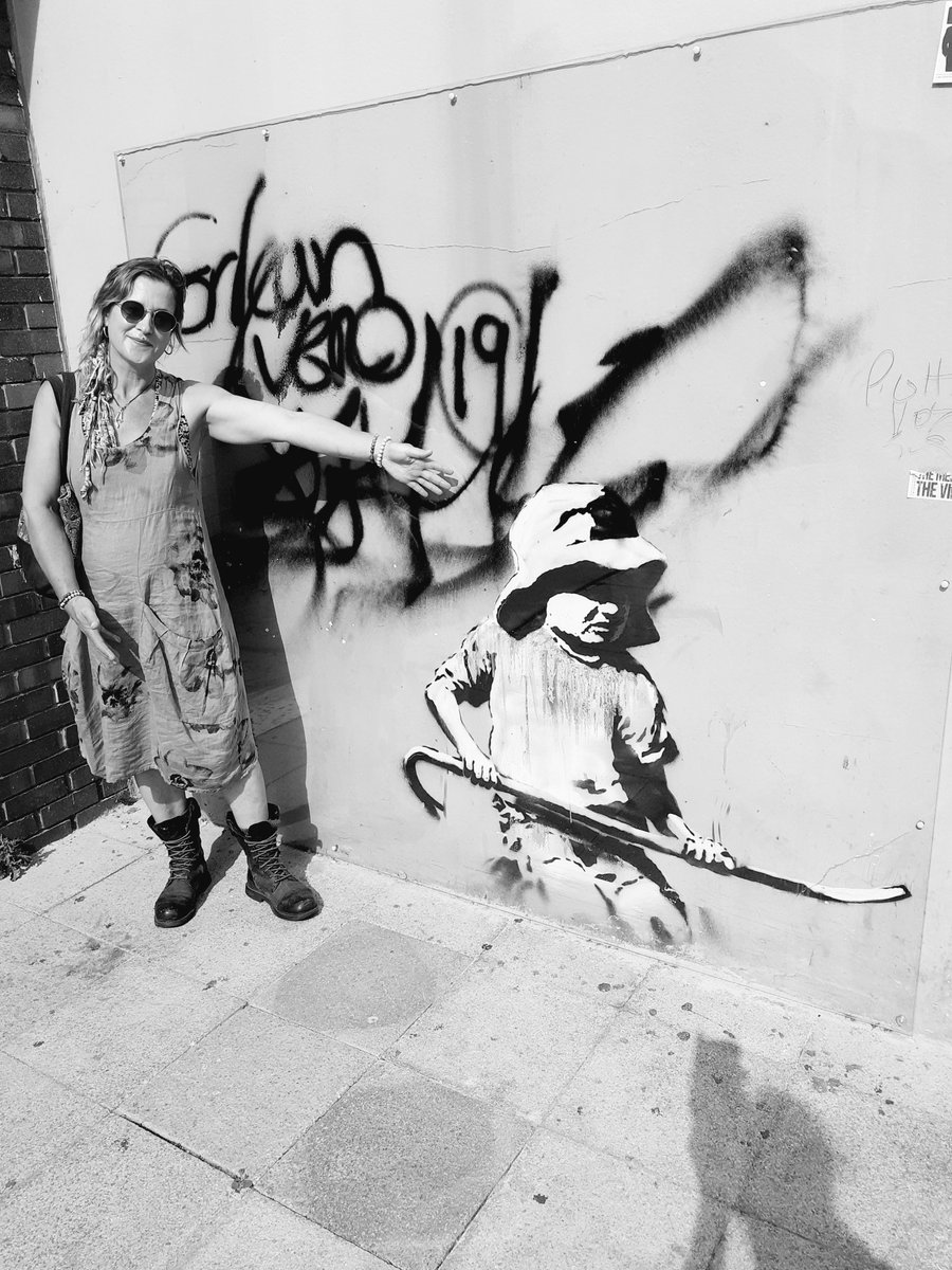 One artists appreciation to another....shame the artwork on the beach got painted over but apparently its going to be restored. <a href="/banksy/">Banksy</a> #graffiti #art