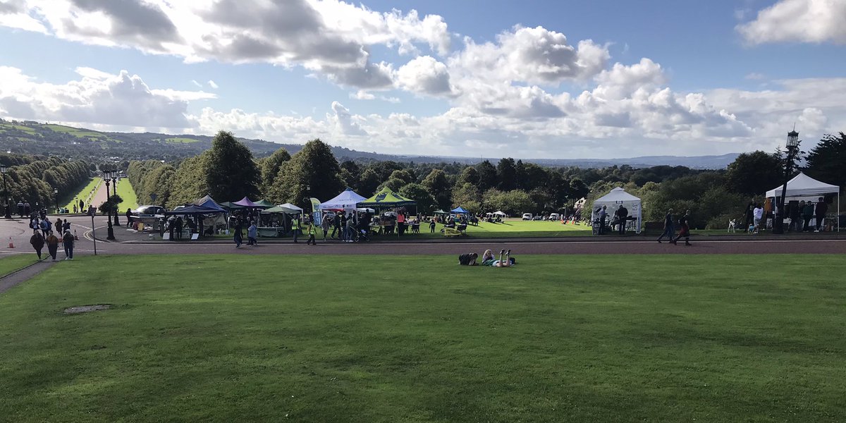 What a lovely, sunny day for the @ClimateCraic festival at Stormont!!
Music, arts and crafts, and lots of info on local climate and nature campaigns for a safe future 🌿 🌍 
Call over at our stand @ycanibelfast to try your hand at some poster art!!