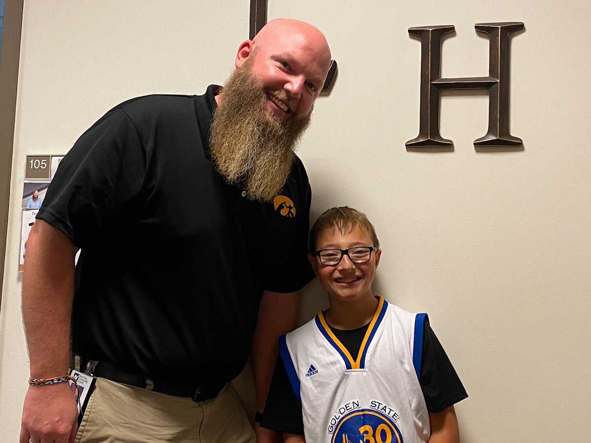 SiouxCityCSD's tweet photo. Elliott likes math. The Loess Hills Computer Programming Elementary School student has his share of numbers including 15 surgeries and 18 blood transfusions. Read more about this #SCCSD student hero and cancer and transplant survivor: https://t.co/Gd7GQfvjKl #WeAreAchievers https://t.co/O5KGzrEFaj