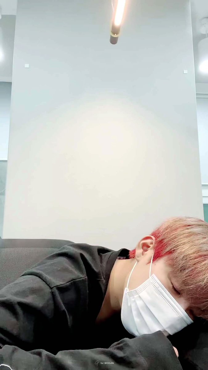 GifPvvj's tweet photo. 1080*1920

#박우진 #PARKWOOJIN https://t.co/ESzHhsXDTr