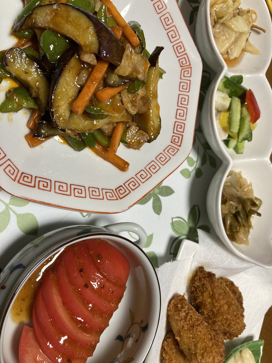yoshi_onigo's tweet photo. #晩ごはん 
白米なし。ツマミばかり。
飲むぞーーー！！！
#自炊記録 #料理記録 #おうちごはん #家飲み https://t.co/s1knkT9F0V