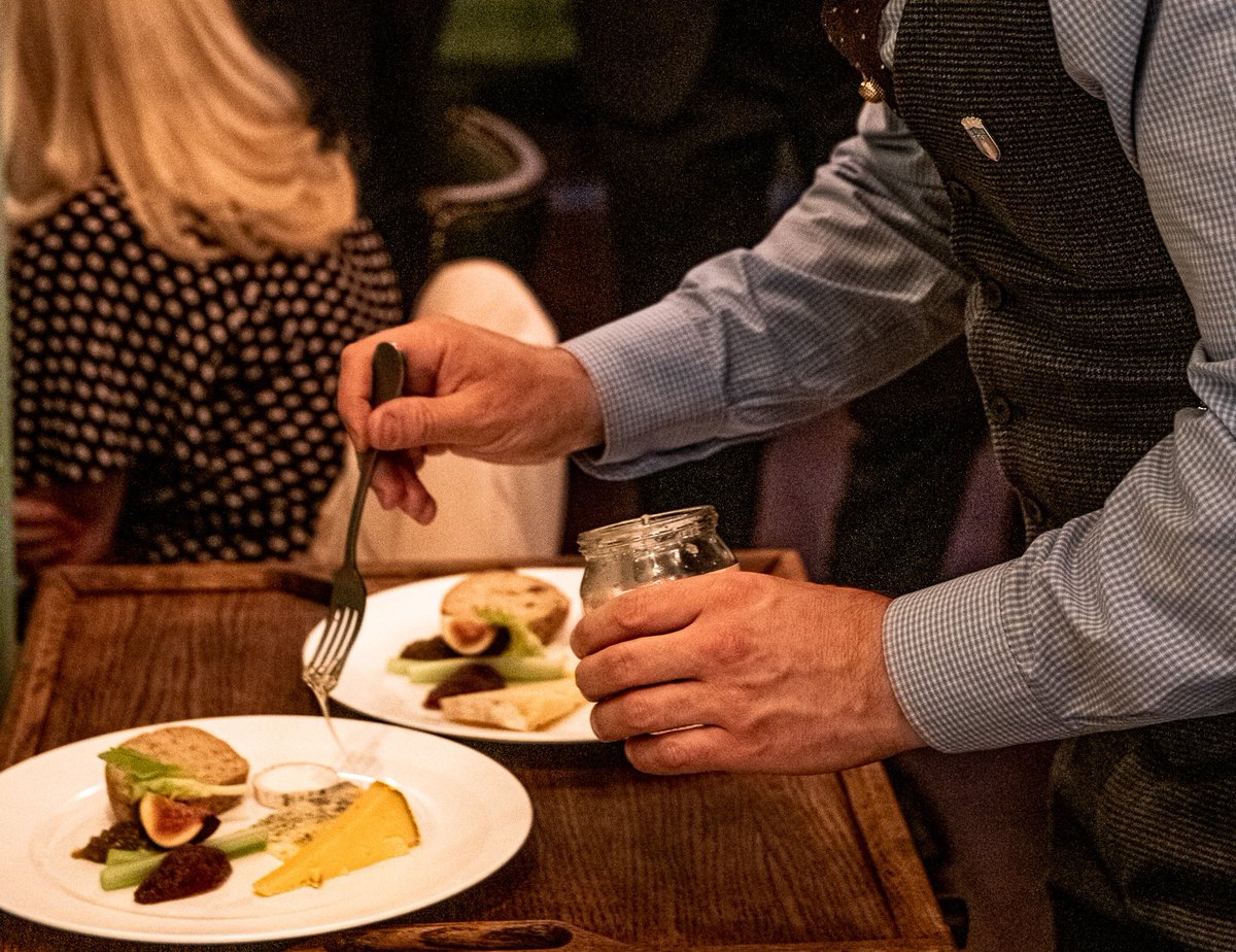 Amazing moments captured yesterday as part of #NationalHospitalityDay! No matter what day it is, support your local venues and treat staff with respect! #Hospitality #OnTrade