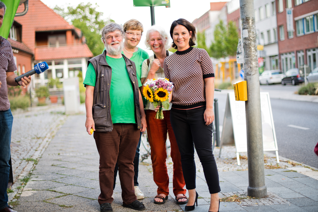KlausLudwig7's tweet photo. Bundesweiter Wahlkampfhöhepunkt in Düsseldorf mit Annalena Baerbock &amp; Robert Habeck
Liebe Freundinnen und Freunde,
Wir alle fiebern den Bundestagswahlen entgegen. Ein absolutes Highlight ist der Auftritt zur Abschlusskundgebung von

https://t.co/LxU6QnnlO7 https://t.co/Zzq58IDvyJ