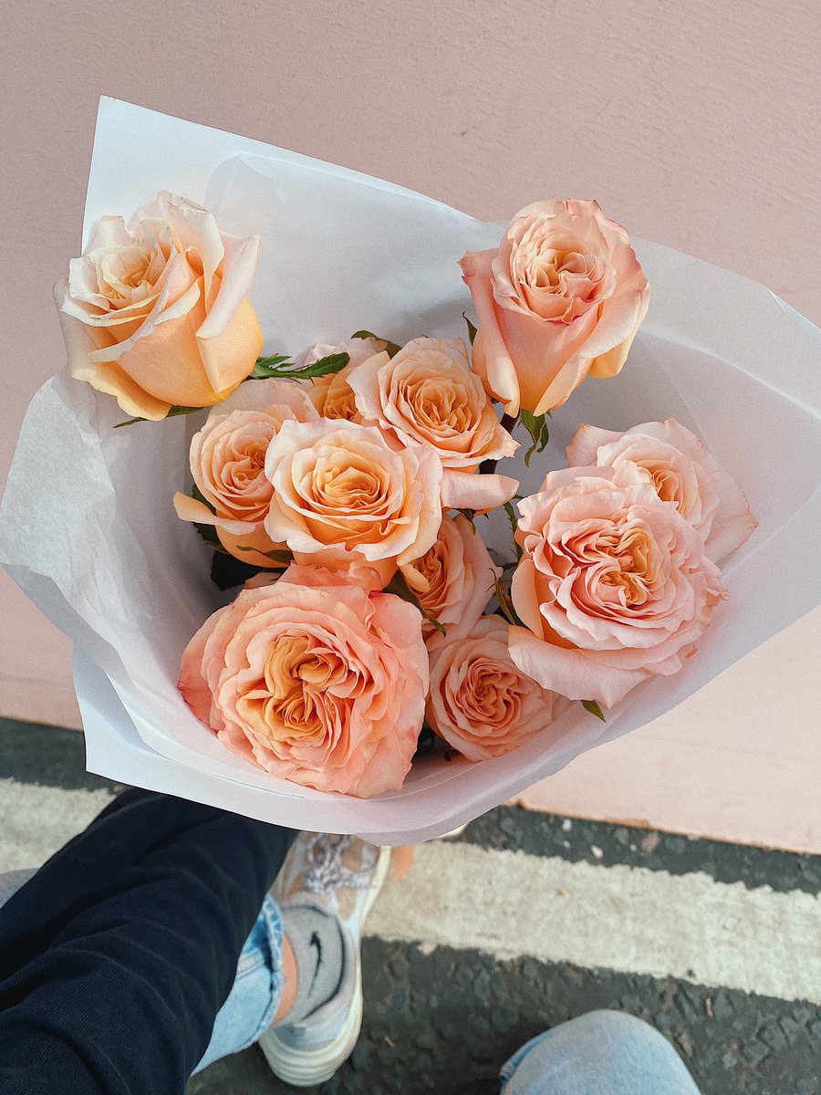 mudurbanflowers's tweet photo. on the blog today 🗞: blowing the Monday blues away! 🪣 find out more about our #mudmondays bunches including the inspiration behind the concept & what we have coming up 👀. head to https://t.co/c1CI4QloQz to read 🎞. #flowerblog https://t.co/jzw48OlcQF