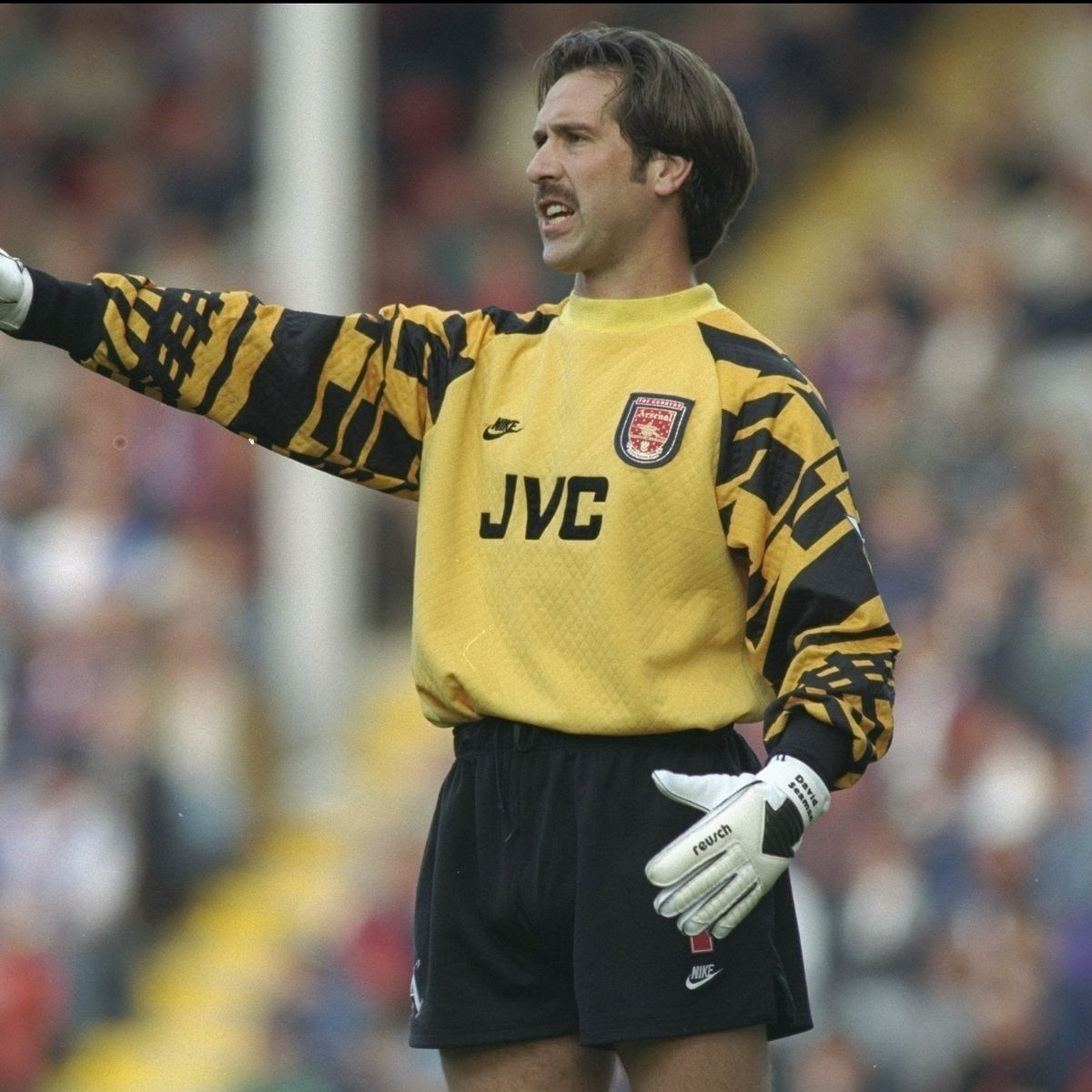 Happy 58th birthday to former Arsenal goalkeeper David Seaman! Have a good one David.         