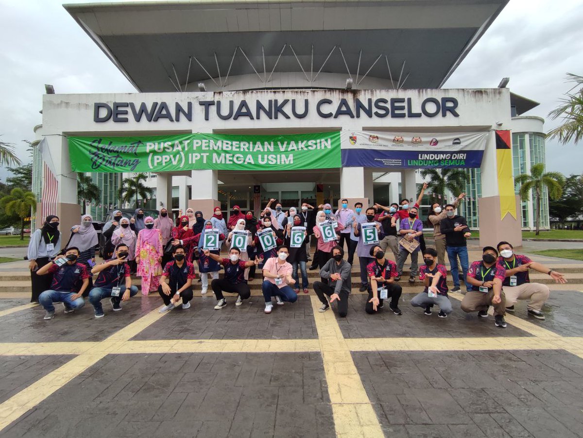 usim's tweet photo. PPV IPT Mega USIM menutup tirainya pada hari ini setelah beroperasi dari 28 Jun 2021, pemberian vaksin secara keseluruhan sebanyak 200,665 dos telah diberikan kepada penduduk Negeri Sembilan dan sekitarnya.
#LindungiDiriLindungiSemua
#PPVIPTMegaUSIM
#DenDahVaksin
#USIMJagaSemua https://t.co/QREyaS2yB3