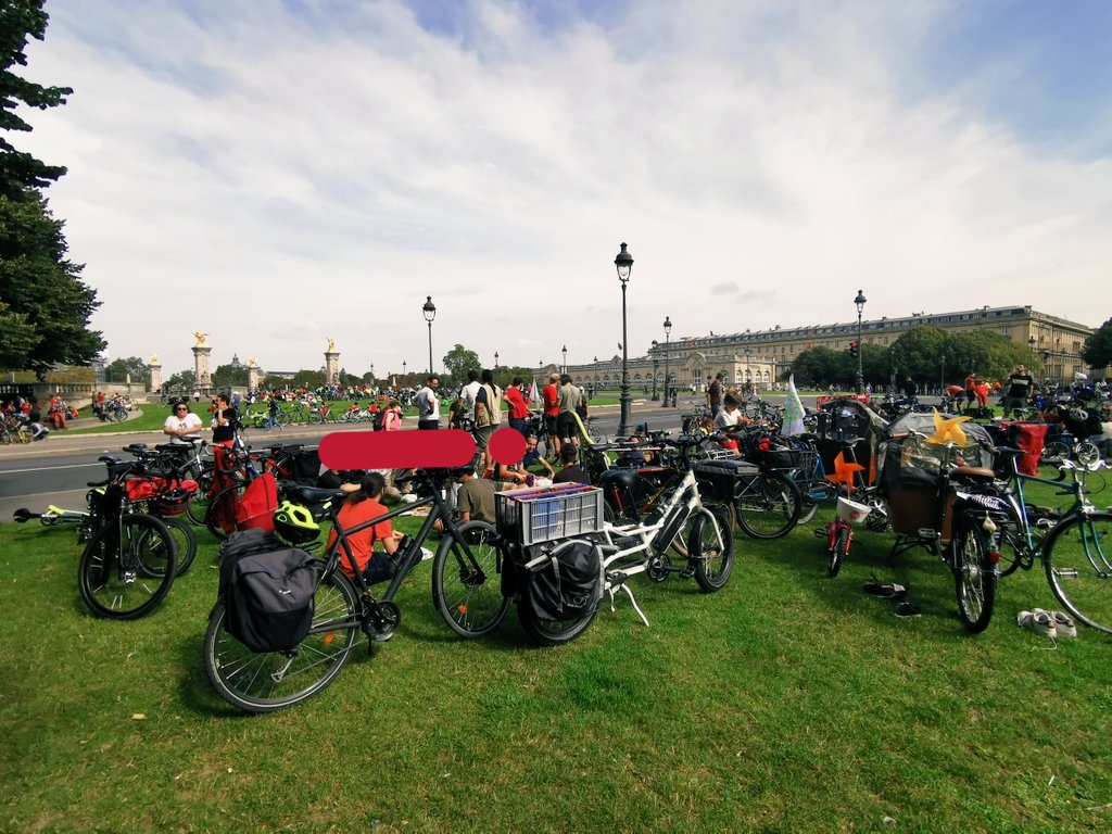 enroueslibres's tweet photo. Beaucoup de #bovélos à cet apéro. https://t.co/PHGxO6UXuK