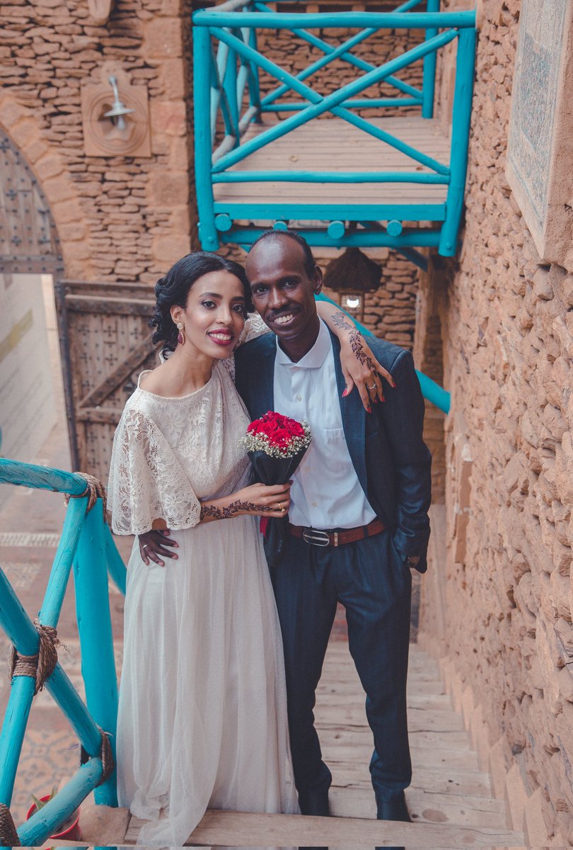 تزوجنا أول أمس 💜

تتويجا لعلاقة صنعناها بالرهافة وبالصدق، وعمّدناها بالحب 
وحفيّناها ودارينا عليها بالصبر وبالتفاني
وأكيد بالحب نخلق حياة عامرة بالجمال واللطف والسلام والطمأنينة.

ممنونين لكل من ساندنا ودعمنا وفرح لينا
ودين المحبة لا يسقط أبدا.. لكنه يزيد المحبة.

ياسر وتوسل