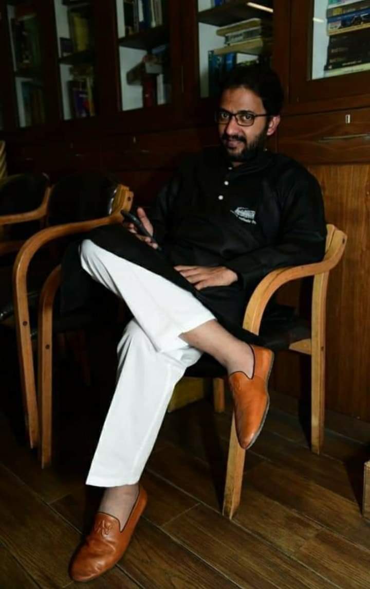 KhambekarSumit's tweet photo. मराठी कलाकारांच्या प्रत्येक अडचणीत ठामपणे उभे राहणारे,प्रत्येकाला ��पलेसे वाटणारे महाराष्ट्र नवनिर्माण चित्रपट सेनेचे अध्यक्ष आणि आमचे मोठे दादा आदरणीय अमेय दादा खोपकर यांना वाढदिवसाच्या हार्दिक शुभेच्छा..!
@MNSAmeyaKhopkar https://t.co/38kqaBbMa4