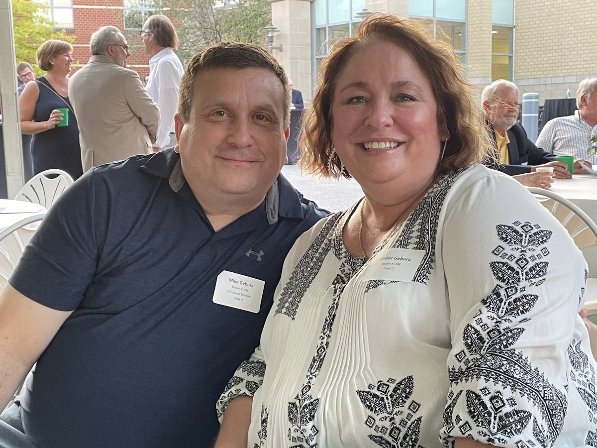 04Cosmo's tweet photo. Fun night out celebrating a phenomenal cause.  Thanks for the invitation Michael and Kimber!  #GrowWithUCS https://t.co/sW1idsrVHJ