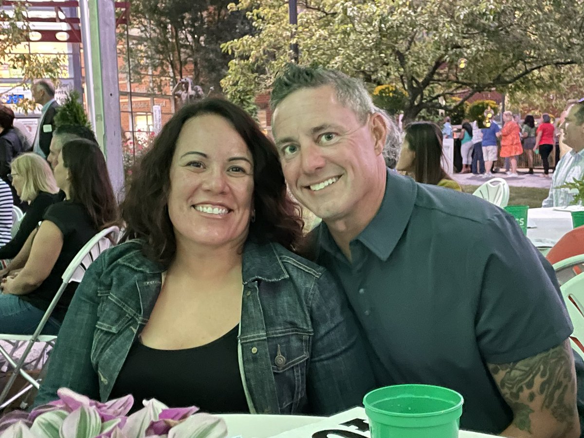 04Cosmo's tweet photo. Fun night out celebrating a phenomenal cause.  Thanks for the invitation Michael and Kimber!  #GrowWithUCS https://t.co/sW1idsrVHJ