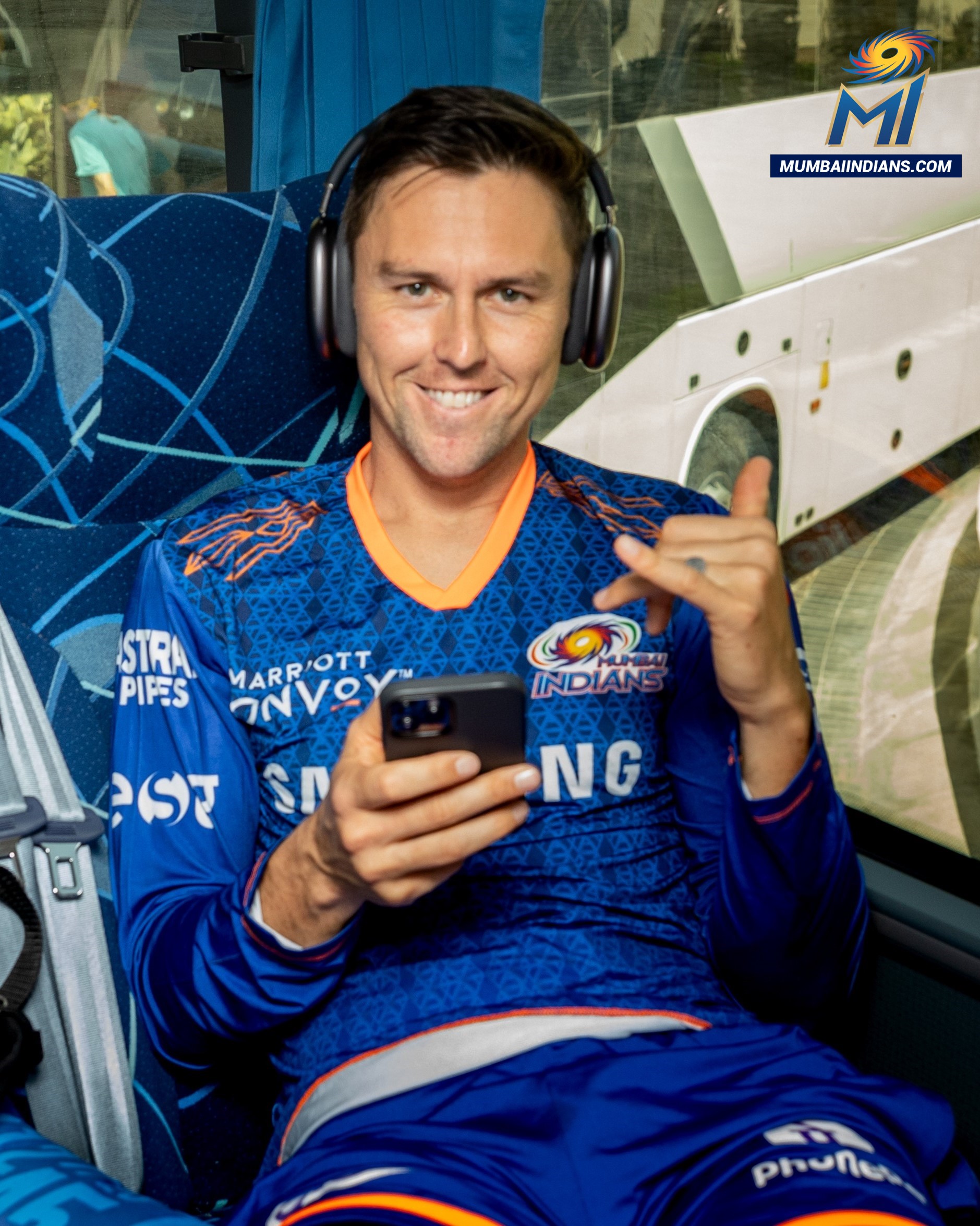 Mumbai indians headphone outlet