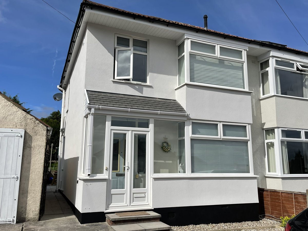 Scott_TRS's tweet photo. Another happy customer! This job was completed by the TRS team in Kingswood, all materials supplied by @samsw11 & @alseccofacades.
#render #EWI #bristol #externalrender TRS - The Rendering Specialists https://t.co/nHIRn8MxEE
