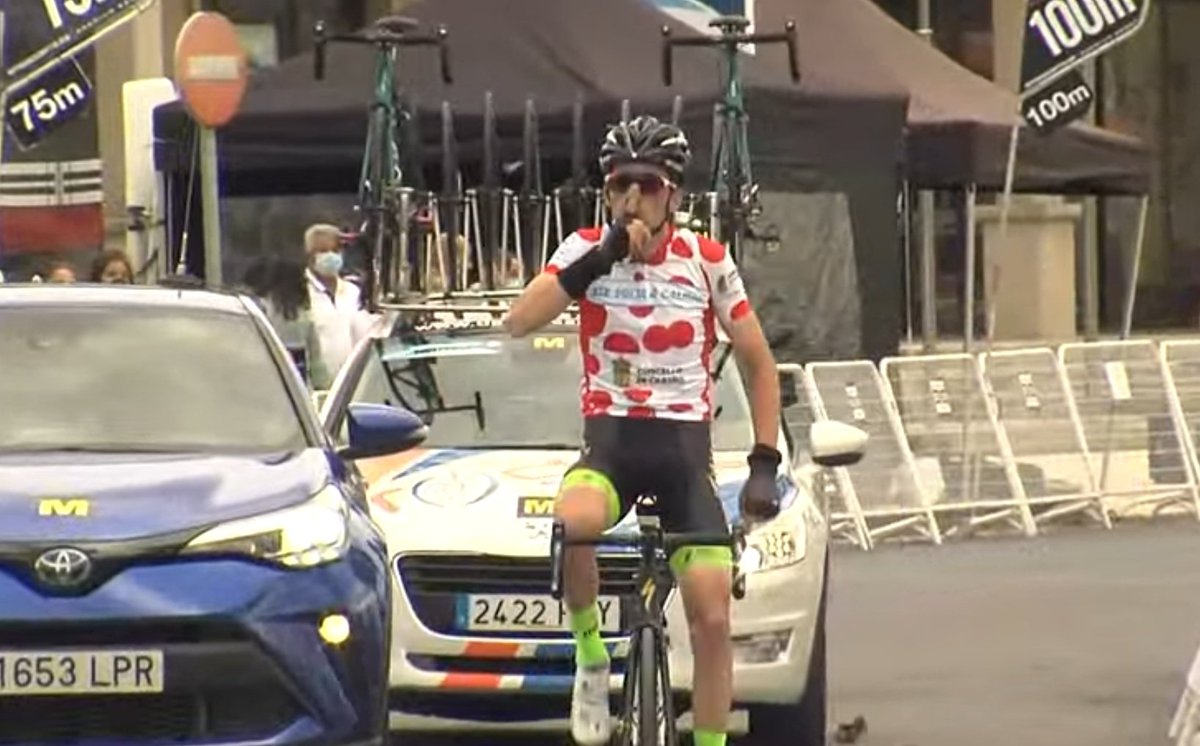 CRÓNICA📰| Alex Martín (@FundContaTeam ) sube a los altares de la #VoltaGalicia21 y Patrick Videira (Fortunna Maia) se anota una preciosa última etapa
elpeloton.net/2021/09/alex-m…