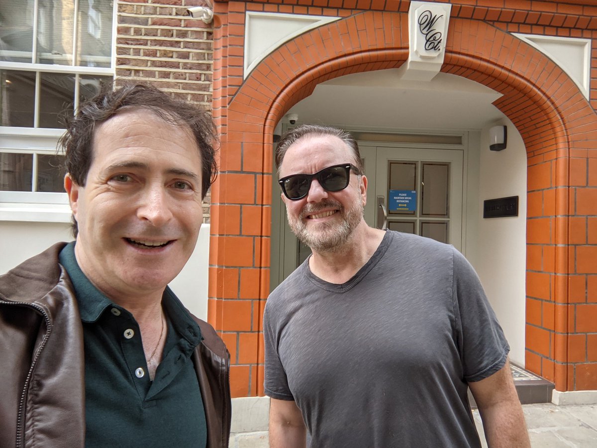 Surprise encounter with #comedy legend <a href="/rickygervais/">Ricky Gervais</a> this morning. He was lovely, friendly and down to earth - kudos to such a big star 🤩