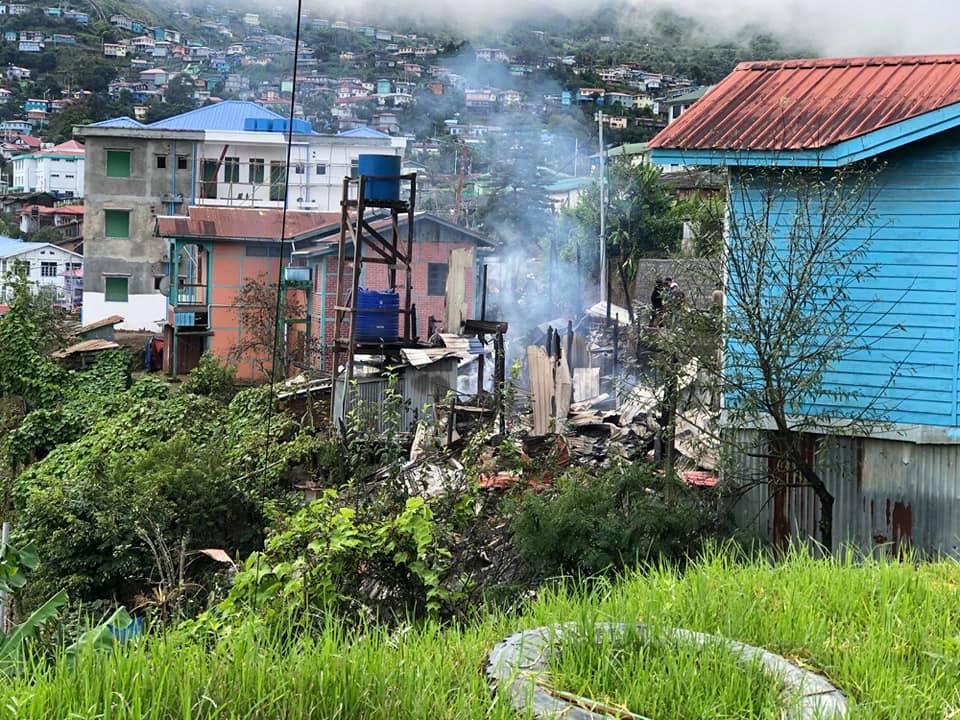 IrrawaddyNews's tweet photo. At least five people were injured and two houses burnt down to ashes by the junta forces’ heavy artillery on residential areas in #Hakha, #Chin State on Saturday. Clashes between the junta forces and civilian resistance fighters also occurred in Hakha.
#WhatsHappenigInMyanmar https://t.co/I5Rouffs5S