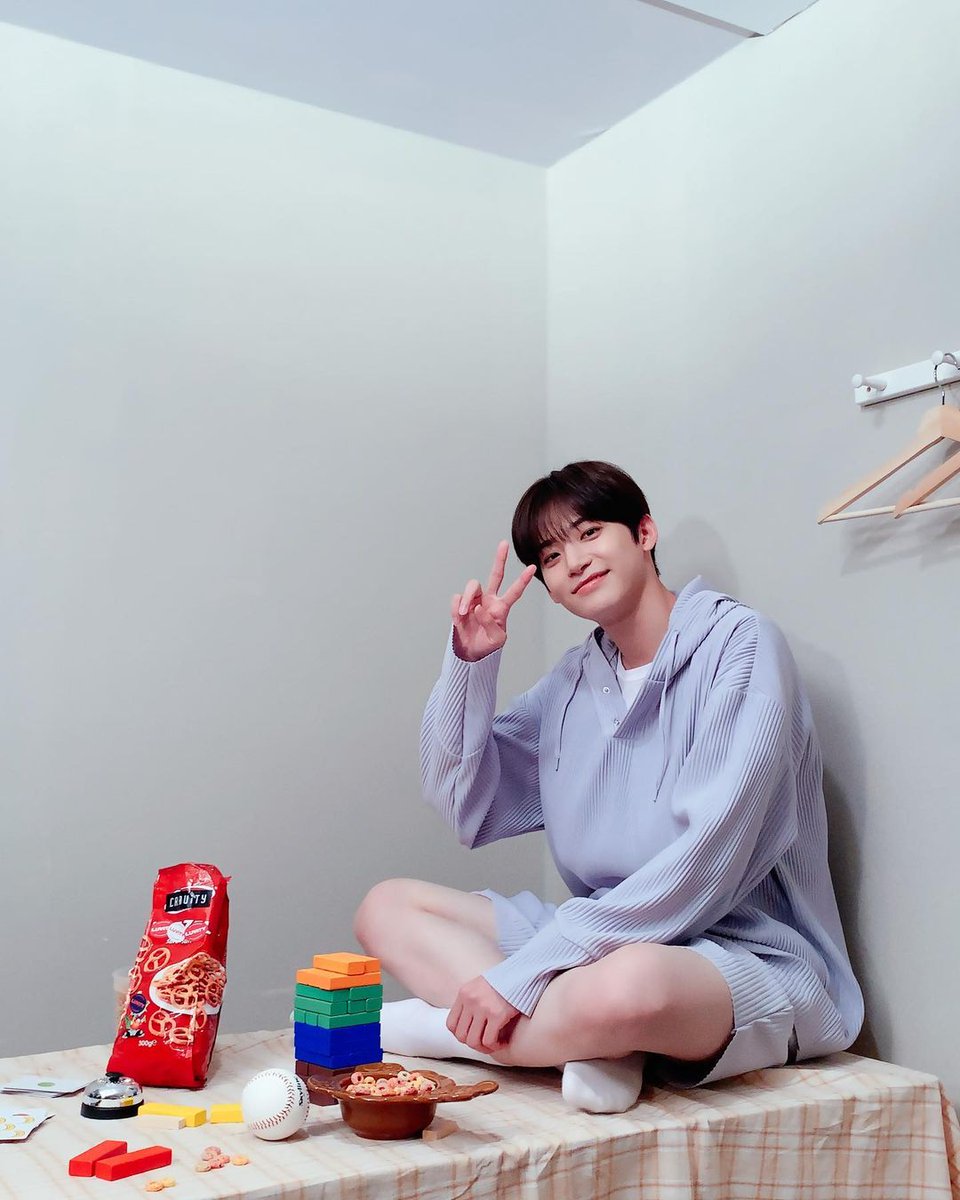ًJungmo. tweet media