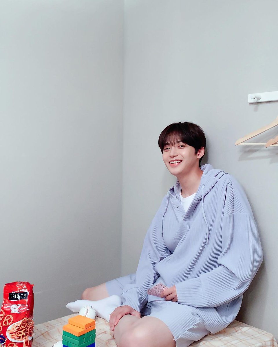 ًJungmo. tweet media