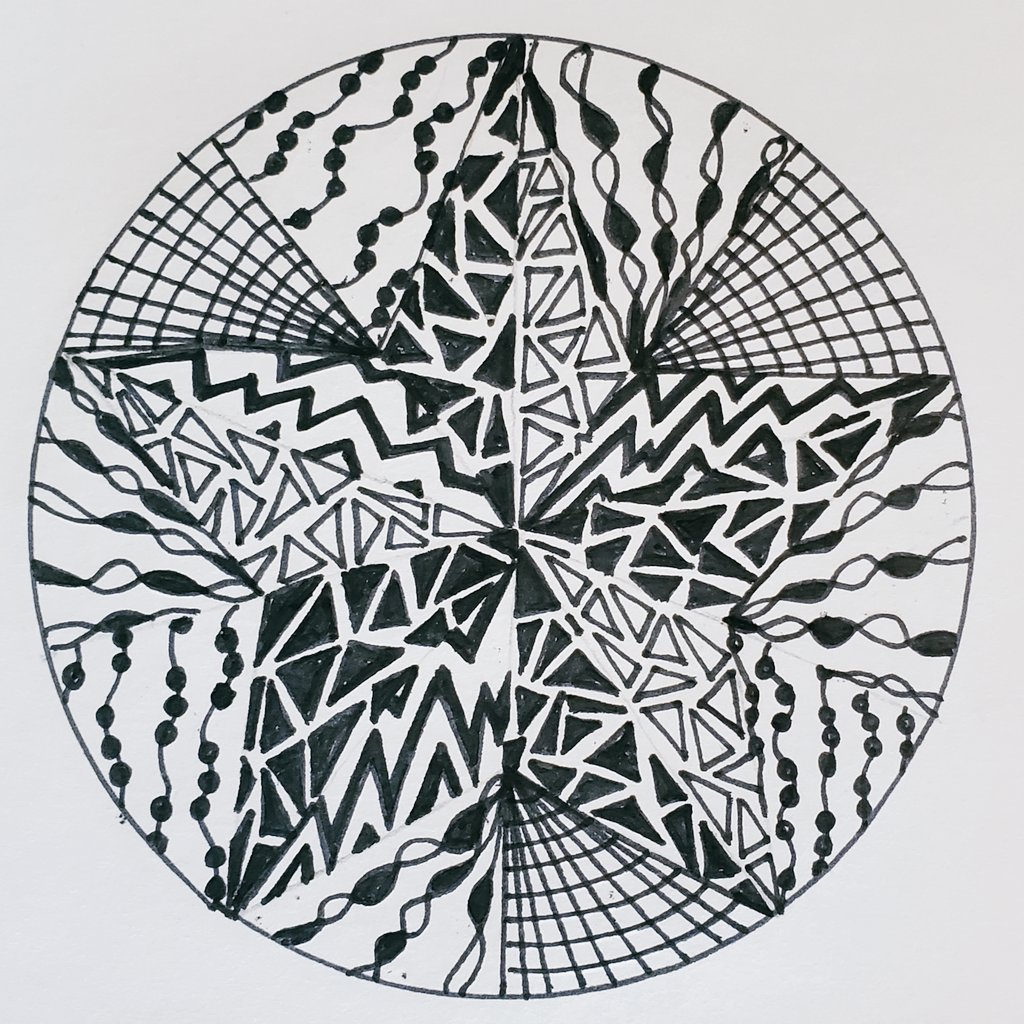 RiversoMaria's tweet photo. Finding inspiration in "joy of zentangle" 📓 #Tangling #TangleADay #SundayMorning #SundayVibes #smallmoments #inspired https://t.co/MpblPH01rH