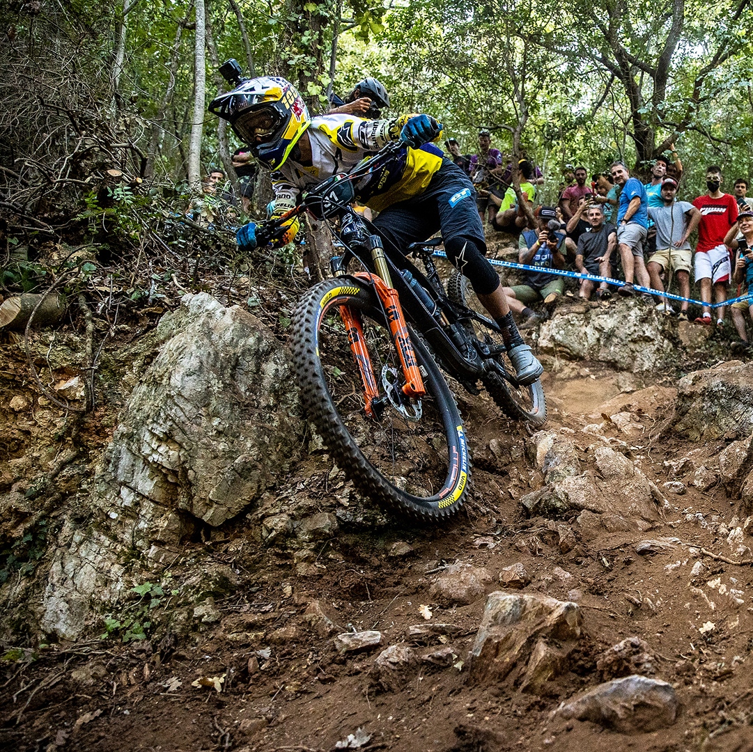 NoTubes's tweet photo. Congrats to new dad @martin_maes on the Pro Stage win at the @world_enduro Finale! 
#flowEX3 #onlystans
📸 @svenmartinphoto for @gtfactoryracing https://t.co/8km6skGVHl