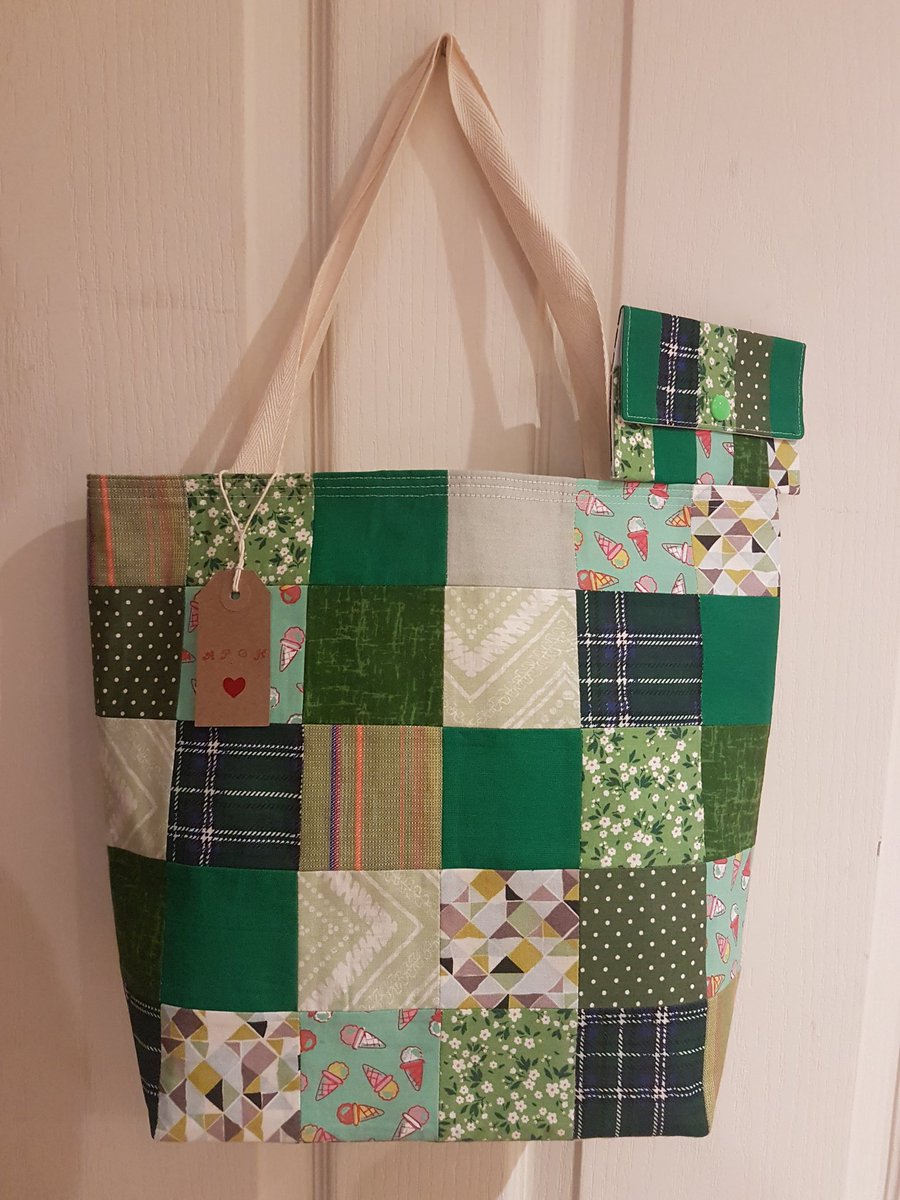 patch_happiness's tweet photo. There's some beautiful bags looking for a new home in the Etsy Shop! All these pretties are ready to post and can be sent out the day after ordering! And grab 10% off with code PICKME....Just enter at checkout 😊 

#handmade #patchwork #smallbiz 

https://t.co/p7eH34AJbd https://t.co/VB9F3uDhRJ