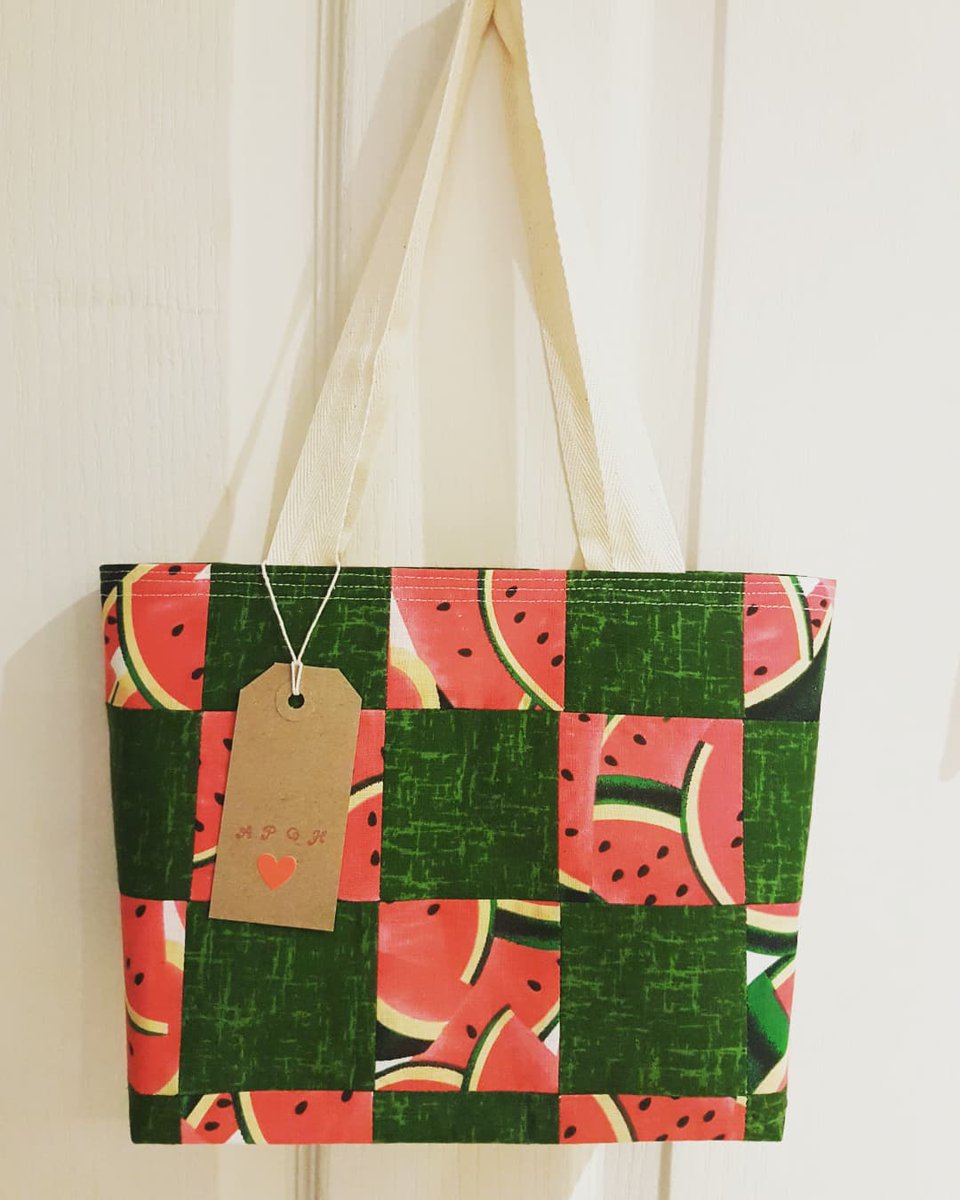 patch_happiness's tweet photo. There's some beautiful bags looking for a new home in the Etsy Shop! All these pretties are ready to post and can be sent out the day after ordering! And grab 10% off with code PICKME....Just enter at checkout 😊 

#handmade #patchwork #smallbiz 

https://t.co/p7eH34AJbd https://t.co/VB9F3uDhRJ