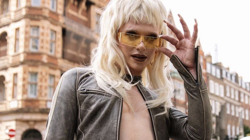 misschloeyork's tweet photo. bim for LFW wow https://t.co/yi5iBSs06f