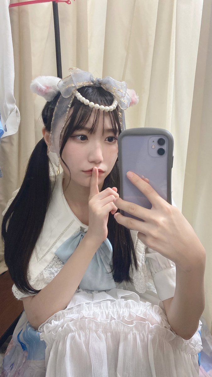 naeka_yuuna's tweet photo. リボンと猫耳、
ママが作ってくれたの🎀🐱 https://t.co/dsgFlWxWYi