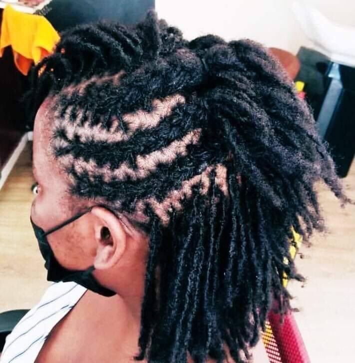 CallMeSamTracy's tweet photo. En un an, mes locks ont pris longueur et volume.
Jβai fait des teintures temporaires et jβenvisage de mettre une couleur permanente.
Vous vous en foutez, je sais. Je voulais juste vous montrer mes cheveux. Encore.
Bisous.
#WomanWithLocs https://t.co/swcHilqOQX
