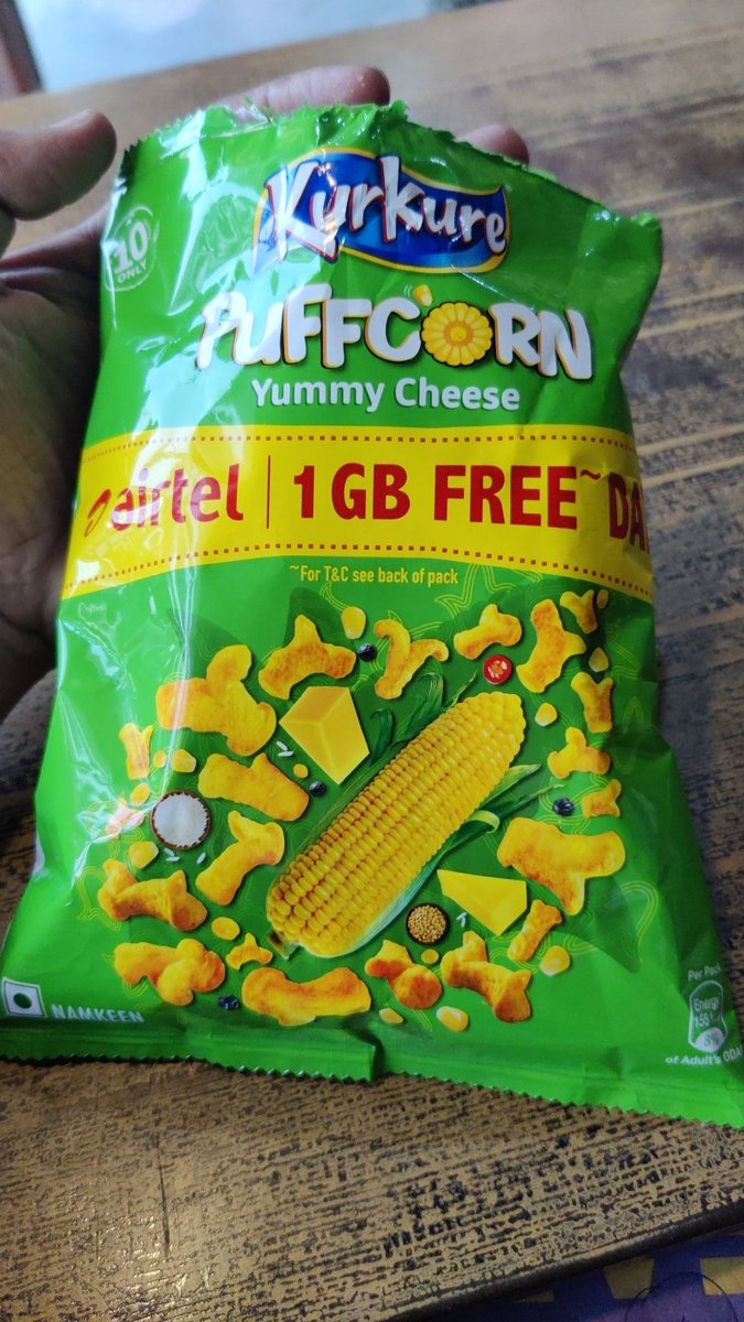 RoyalAzam's tweet photo. Kisi ko chahiye 1 GB Data.
@airtelindia #Puffcorn #Kurkure https://t.co/xJ6gezF79n