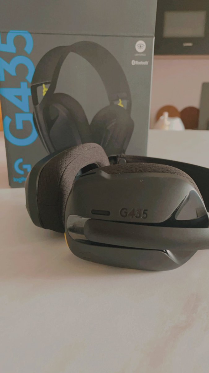 Aloonea_'s tweet photo. [Giveaway] 🥳 
Je vous fais gagner un super casque @LogitechGFrance G435 ! 
Pour participer : 
- RT le tweet 
- Follow @TrnElsa 

Tirage au sort le dimanche 26 en stream a 15H ! bonne chance ❤️ https://t.co/LsH3SXTjtu