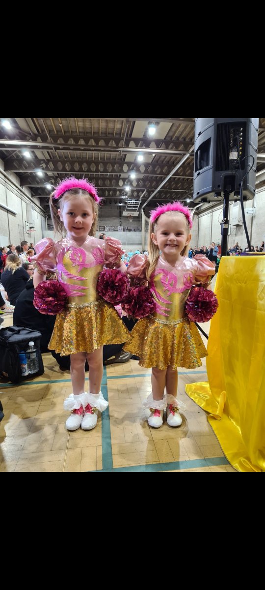 nickystopforth1's tweet image. Darcie and Elodie ready for dance today 💕 they wanted to show Mrs Ventre 💖 @RimroseHope