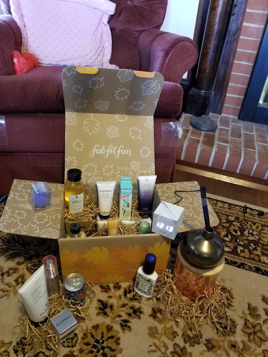 AmandaM49600236's tweet image. @ParadisusPlaya 
@fabfitfun
#fffgiveaway 
#fabfitfun
#fabfitfunfallbox